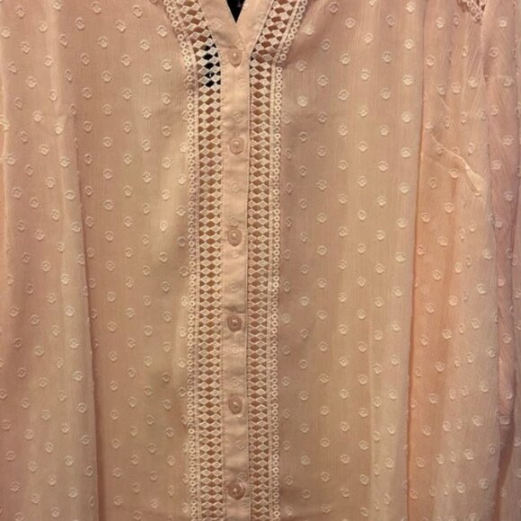 NWT Torrid Clipdot Blouse with Trim - Picture 4 of 7